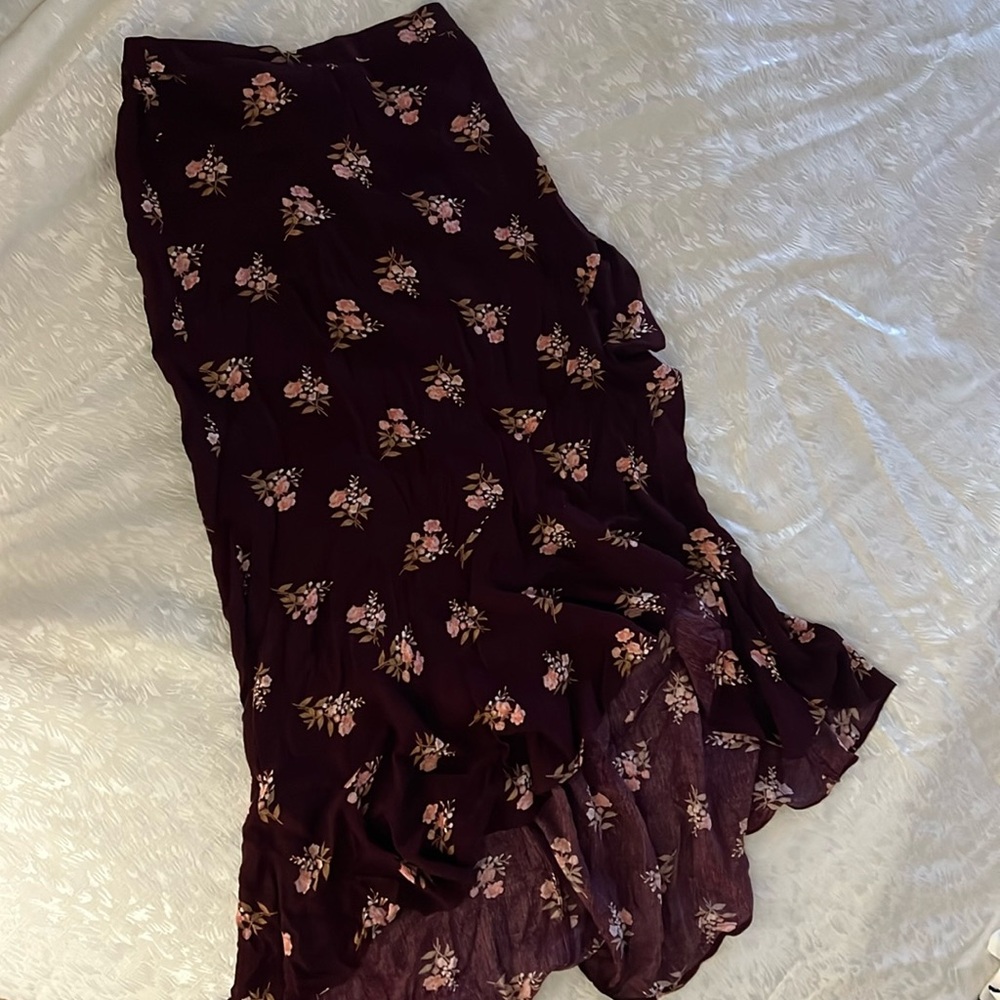 American Eagle Floral Burgundy Skirt